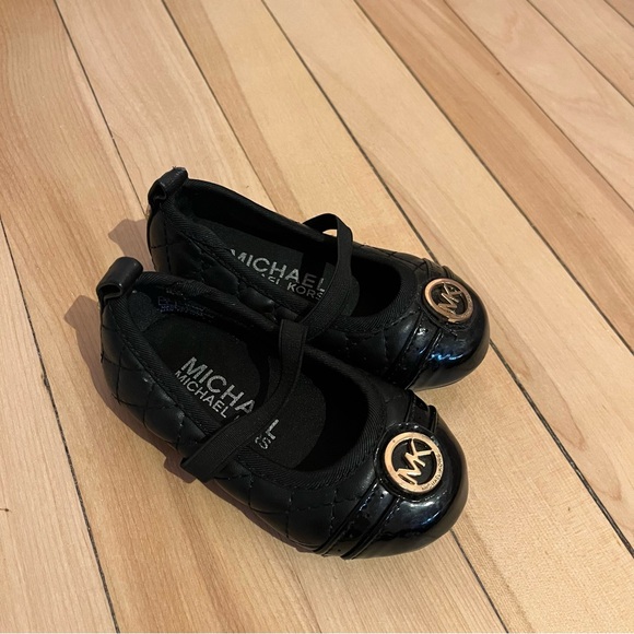 Michael Kors ballet flats size 5 - Picture 2 of 3